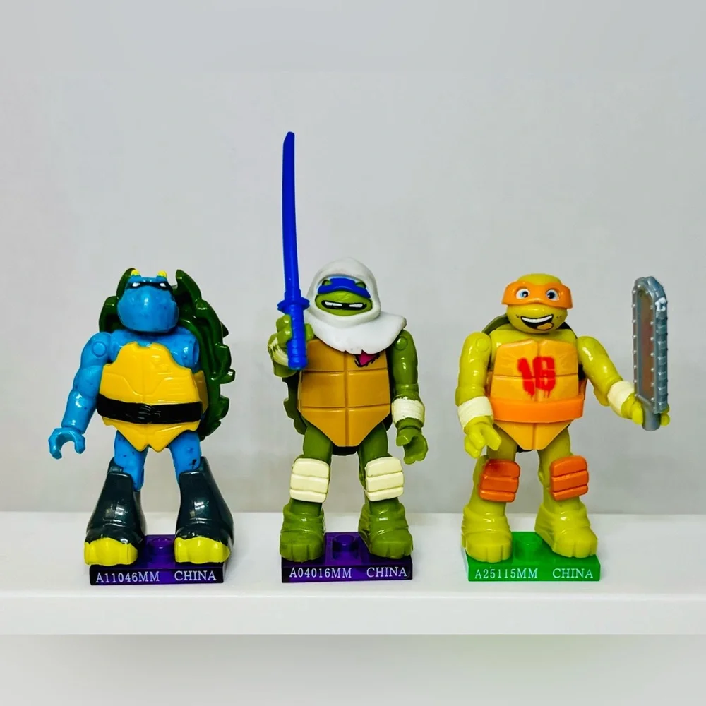 RARE TMNT Mega Bloks Minifigures & Battle Arena